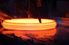 LAMINATOIO RADIALE/ASSIALE IDRAULICO